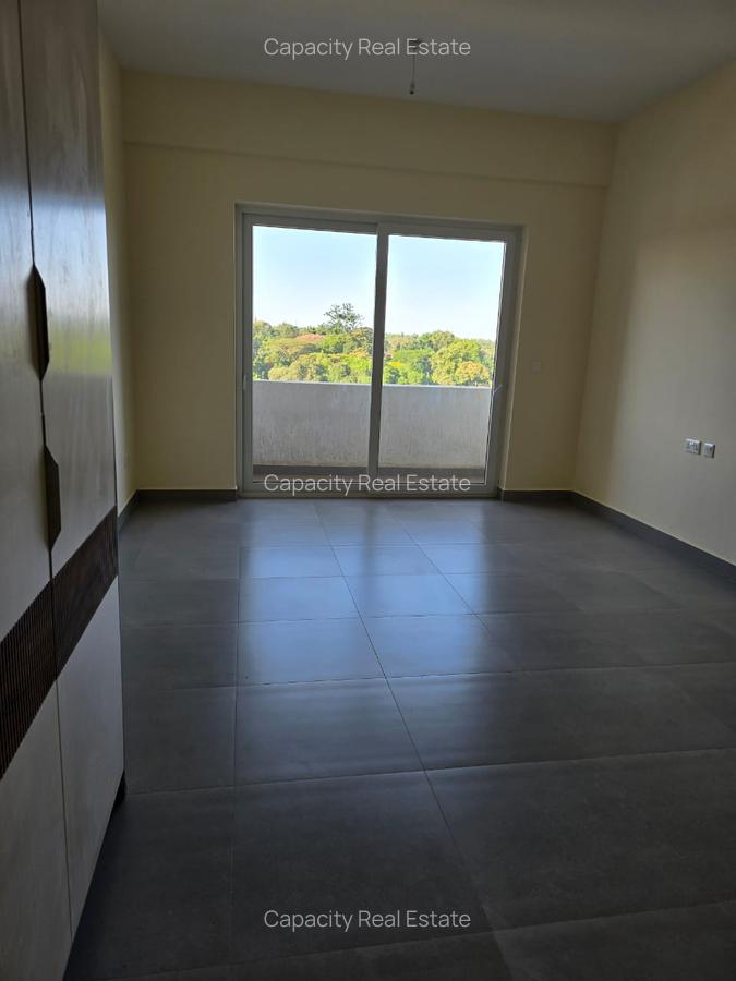 3 Bed Apartment with En Suite in Parklands - 15