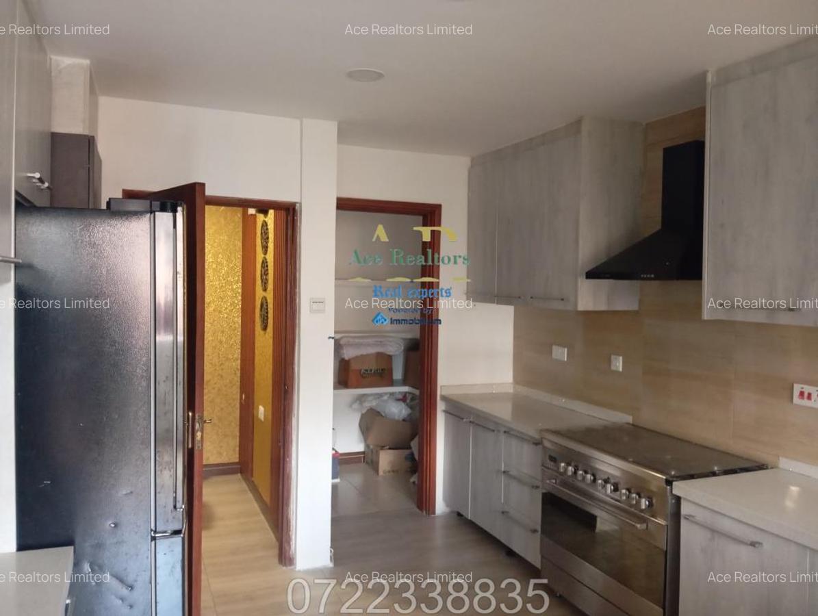 4 Bed Apartment with En Suite at Valley Arcade Duplex - 11