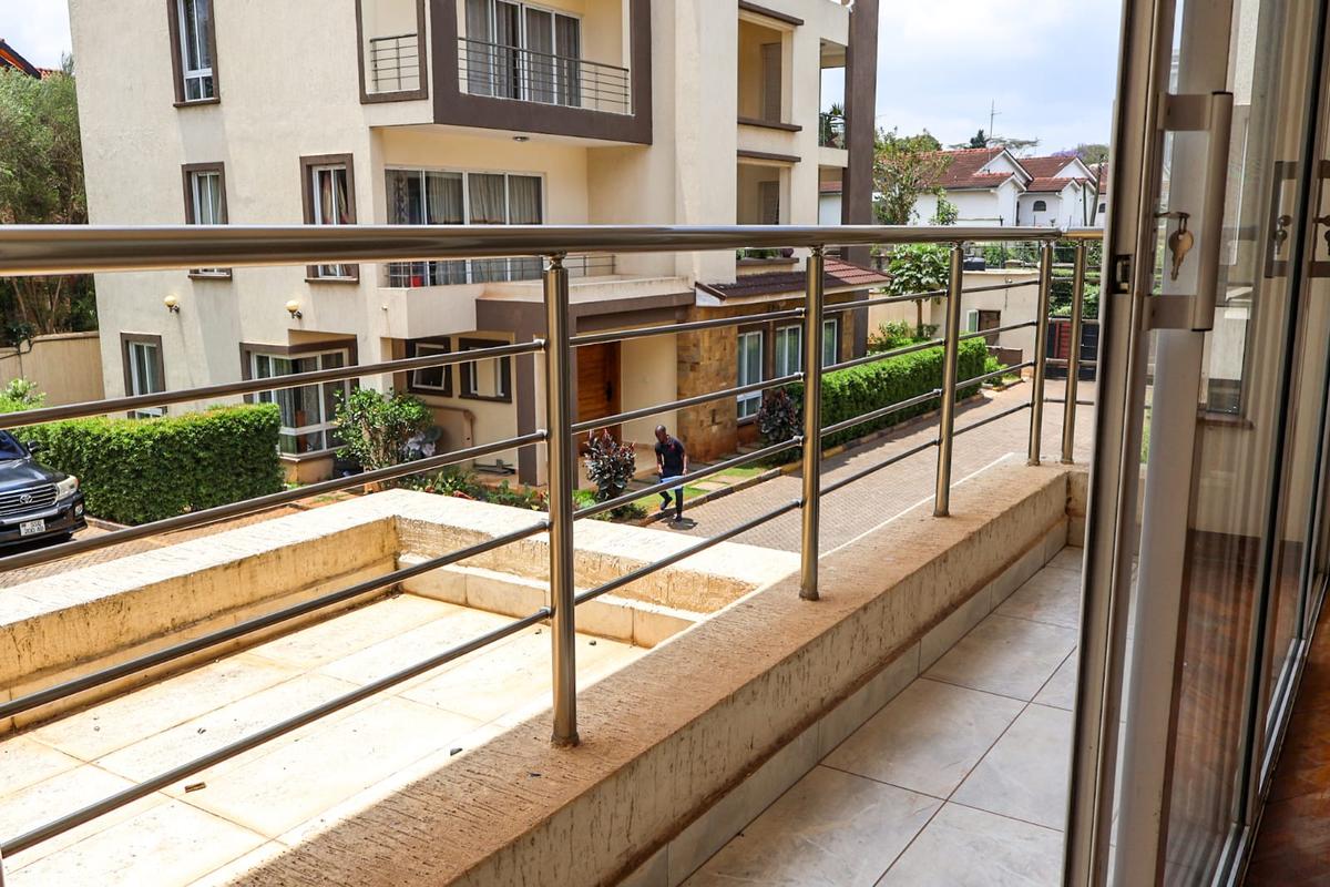 5 Bed Villa with En Suite at Lavington - 9