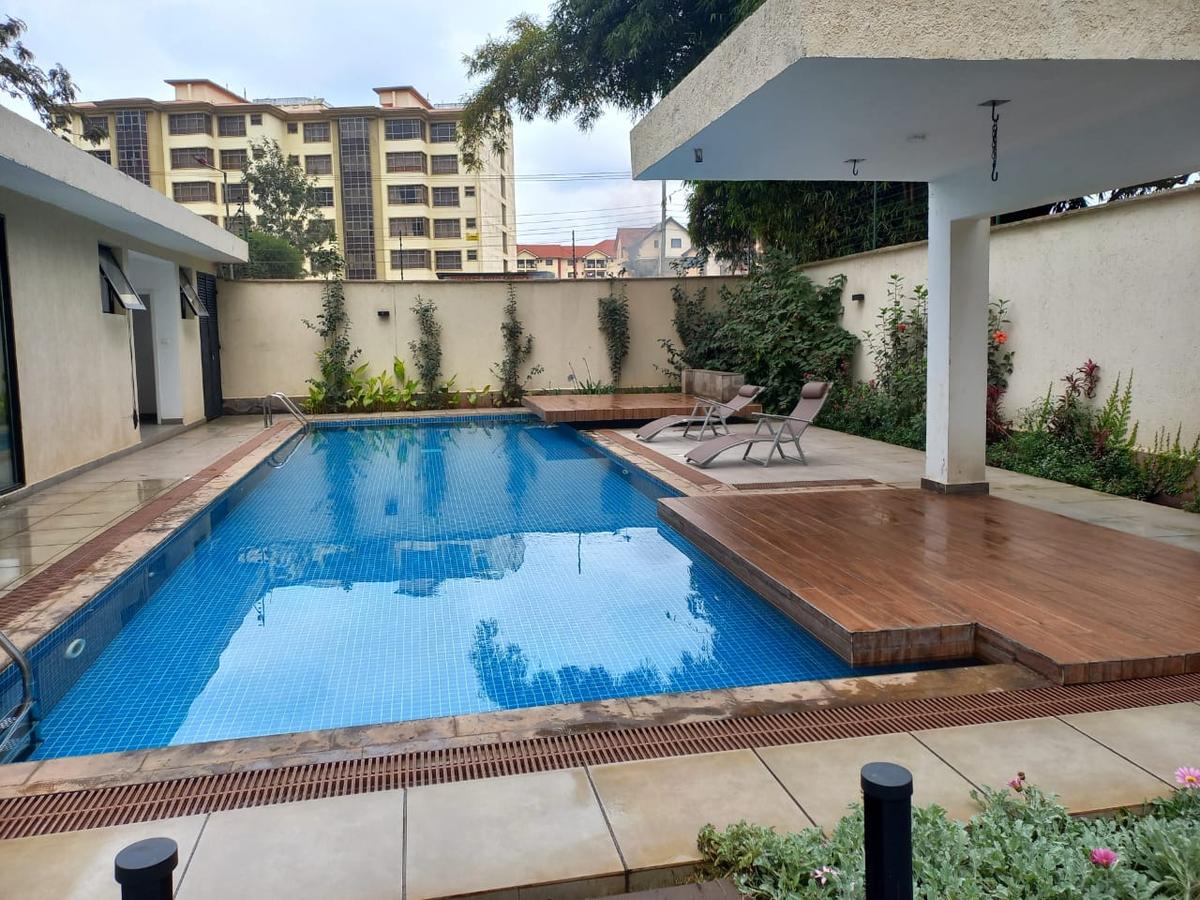 2 Bed Apartment with En Suite at Lavington - 9