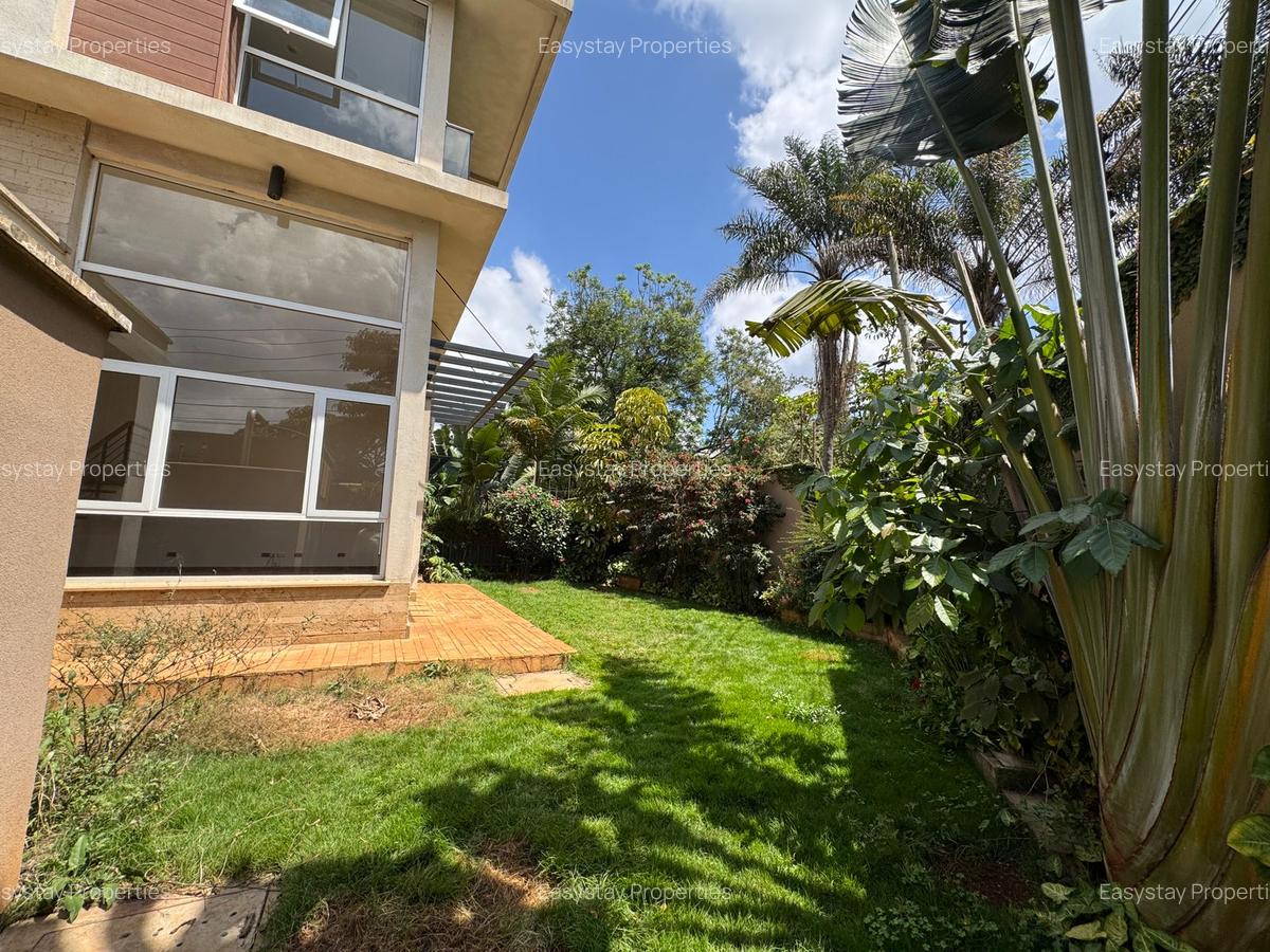 4 Bed Townhouse with En Suite in Lavington - 1