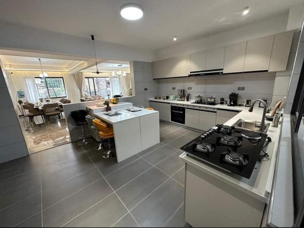 4 Bed Apartment with En Suite at Lavington - 7