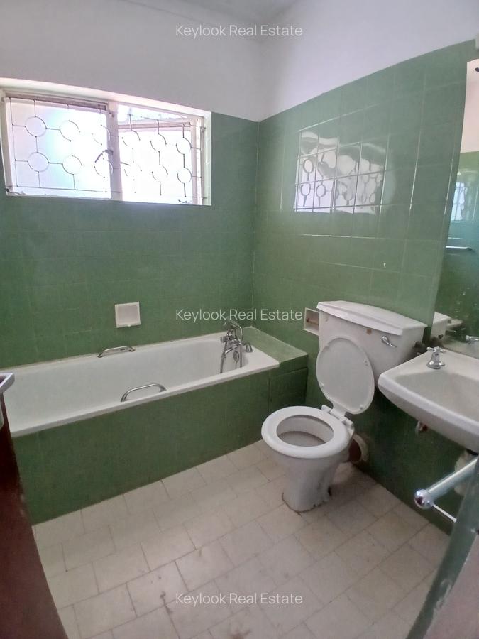 4 Bed Townhouse with En Suite at Lavington Green - 13