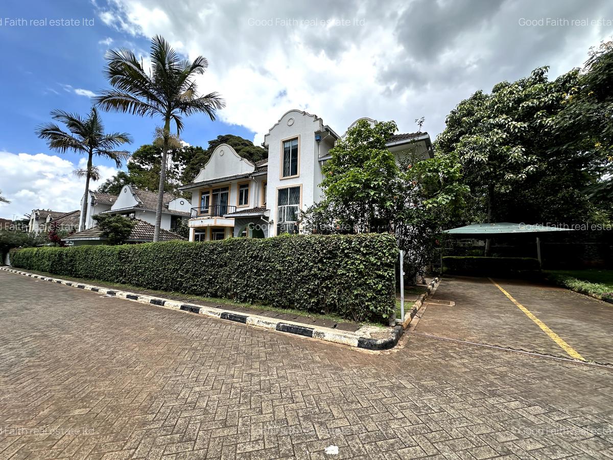 4 Bed Townhouse with En Suite in Lavington - 1