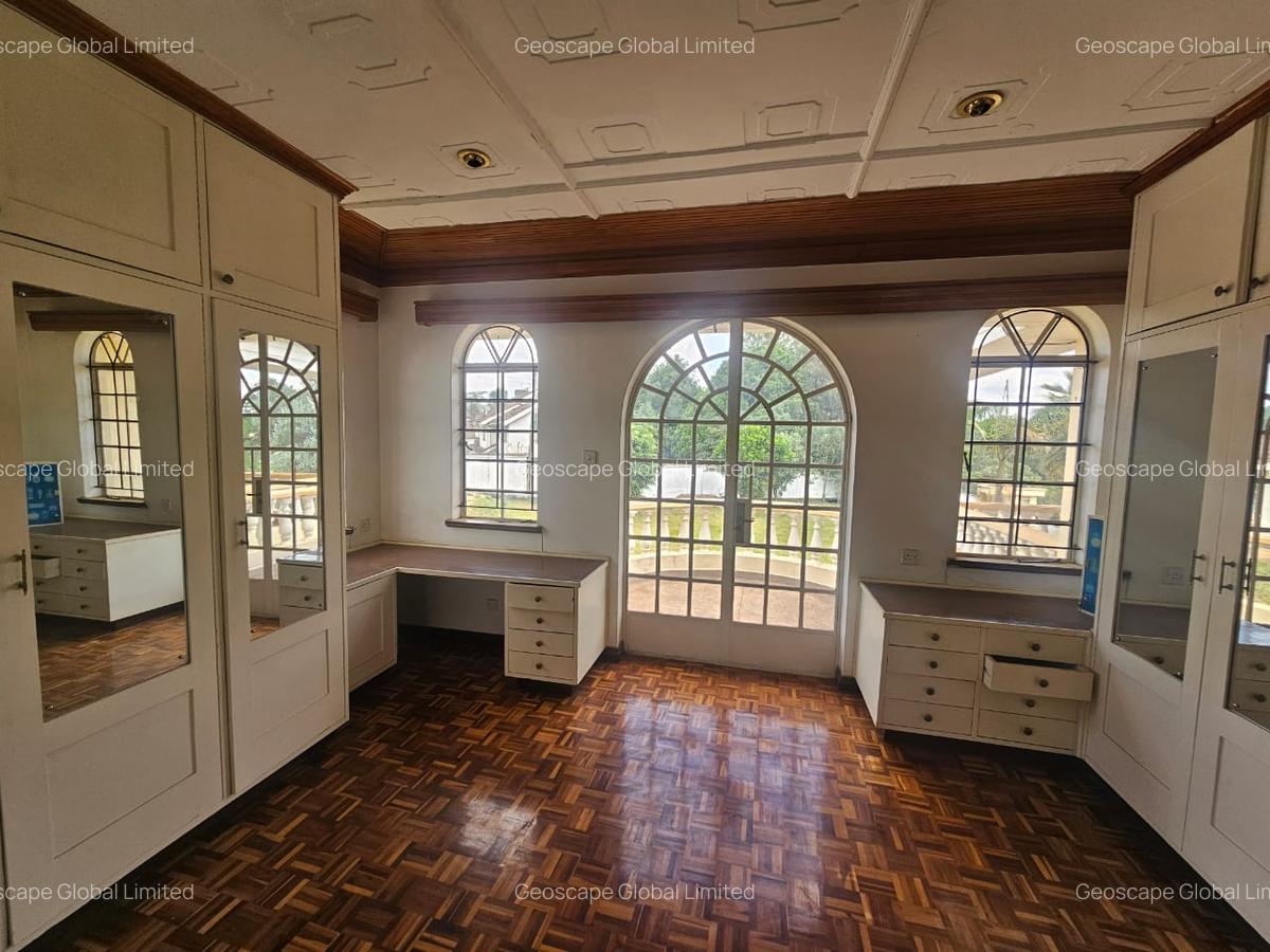 5 Bed House with En Suite in Loresho - 2