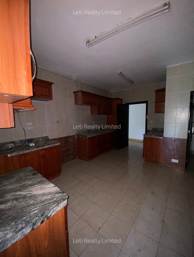 5 Bed Townhouse with En Suite in Lavington - 8