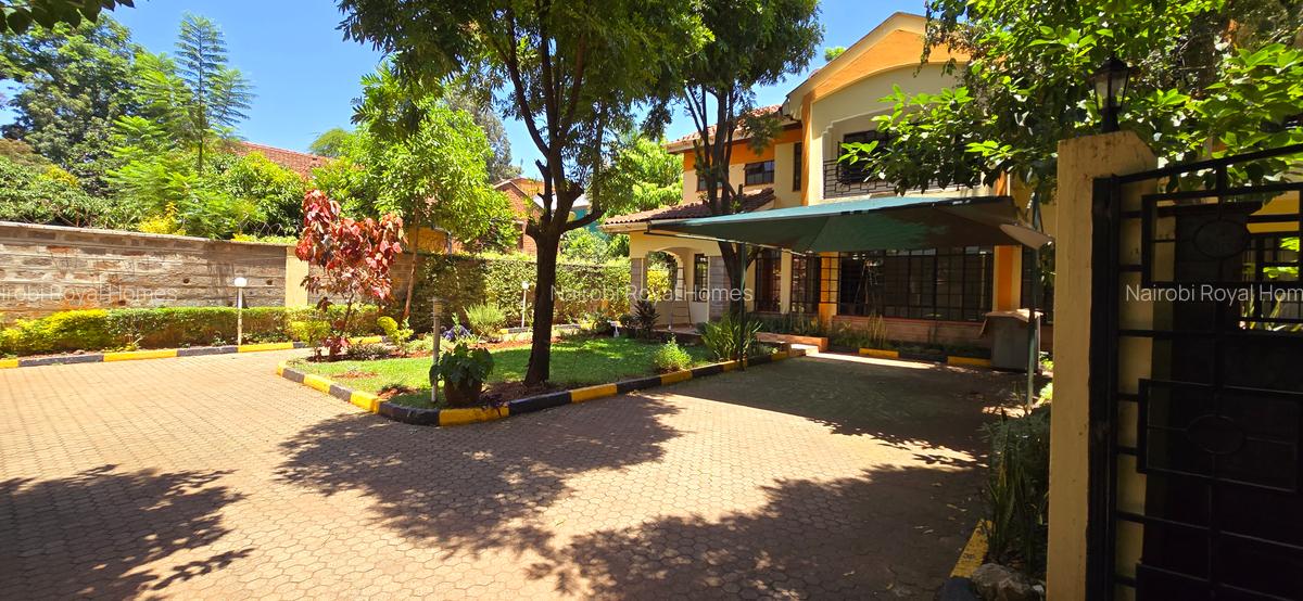 4 Bed Townhouse with En Suite at Lavington Green - 4