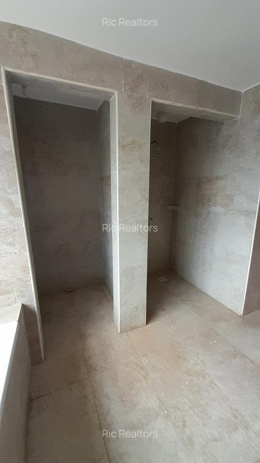 4 Bed House with En Suite at Rimpa - Road - 16