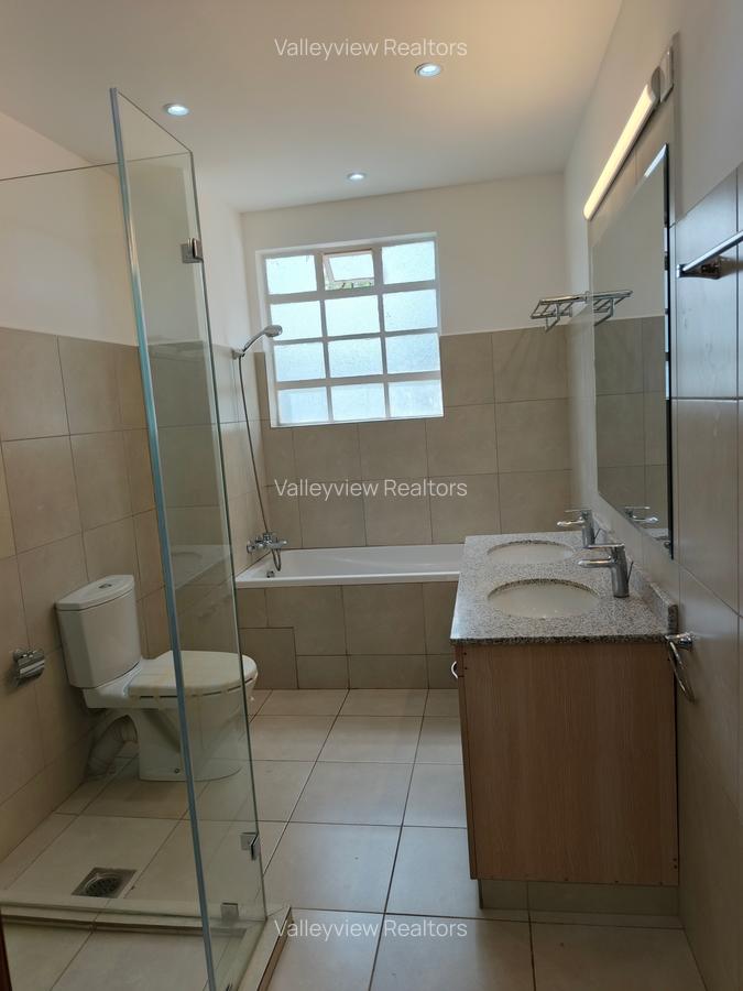 3 Bed Apartment with En Suite at Lavington - 3