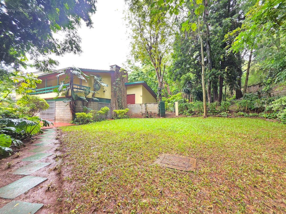 4 Bed House with En Suite at Lavington Green - 14