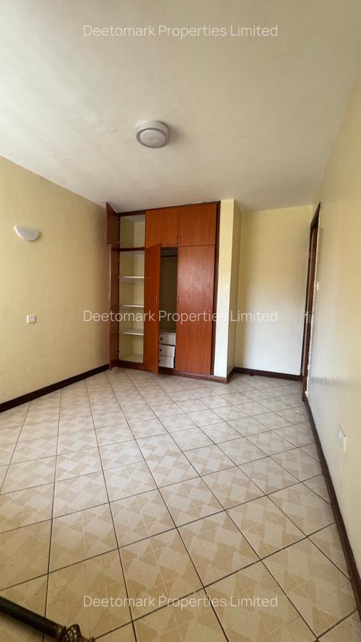 4 Bed Townhouse with En Suite at Dog Unit - 12