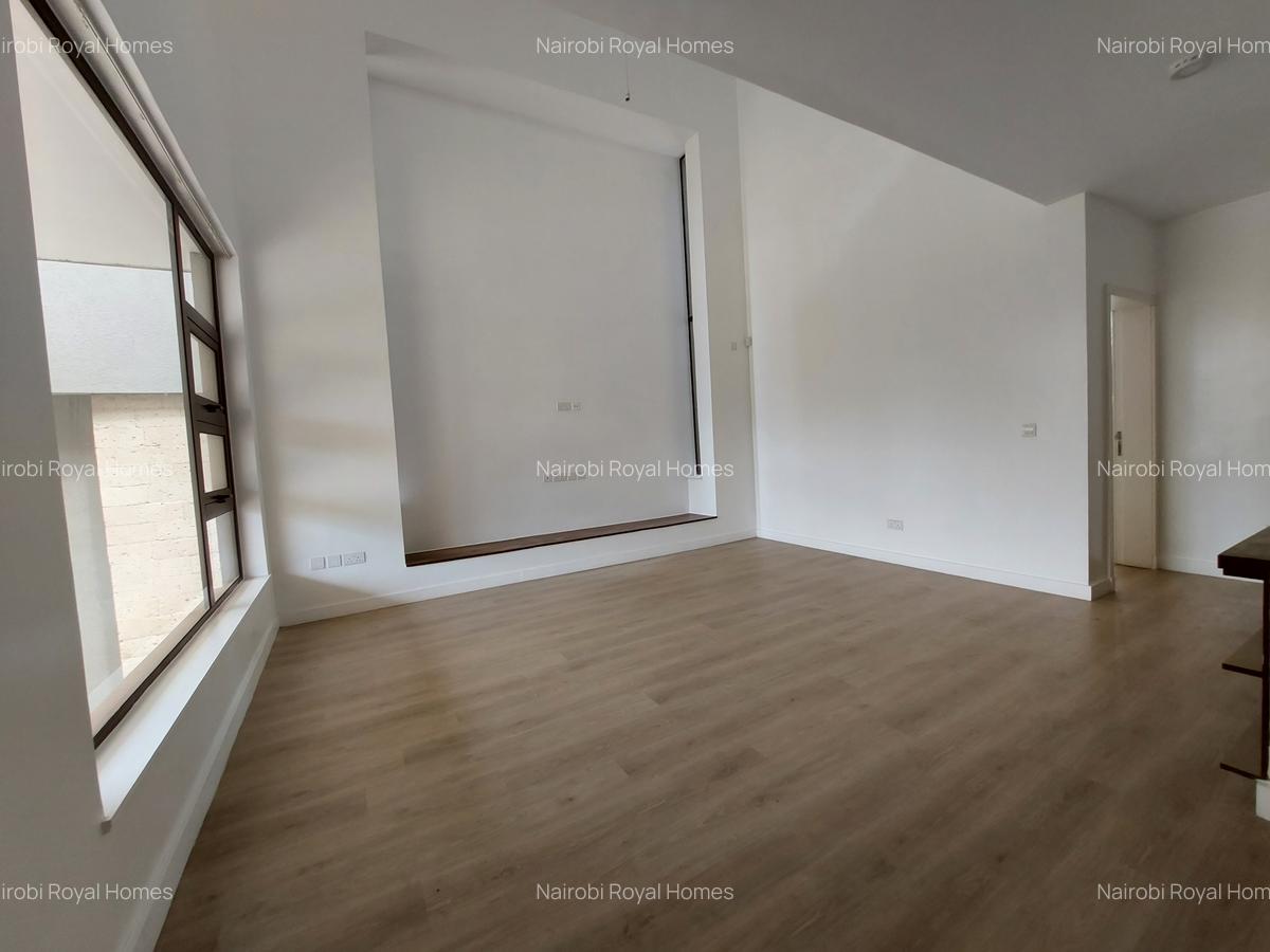 5 Bed Townhouse with En Suite at Chalbi Drive - 10