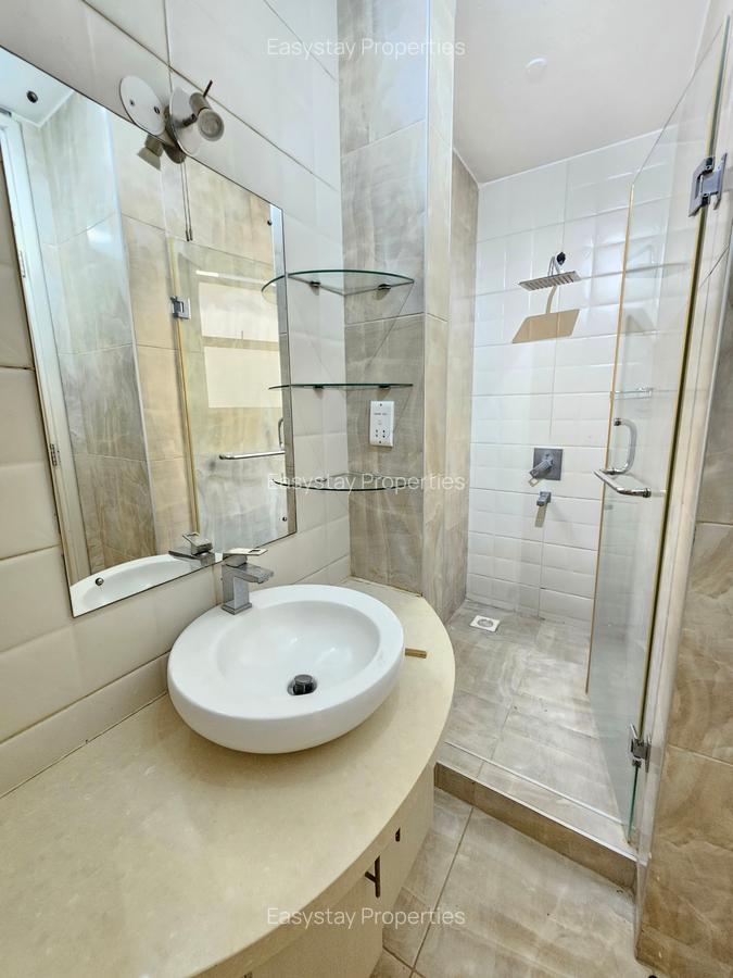 1 Bed Apartment with En Suite in Lavington - 8