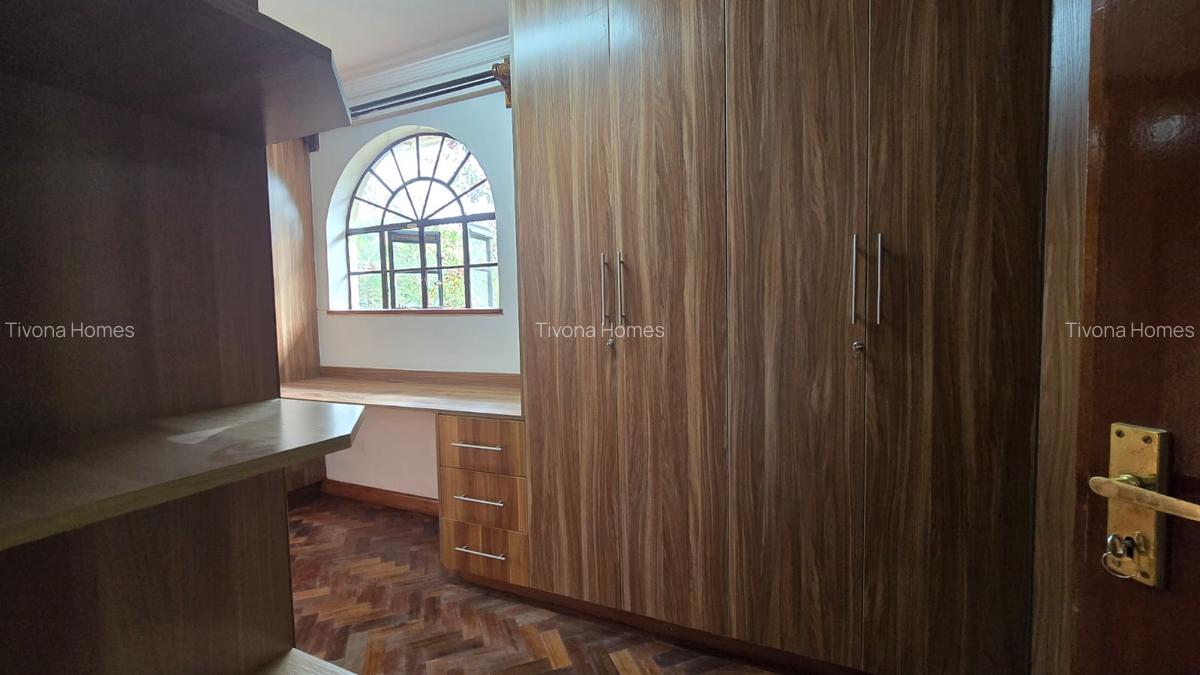 4 Bed Townhouse with En Suite in Kitisuru - 12