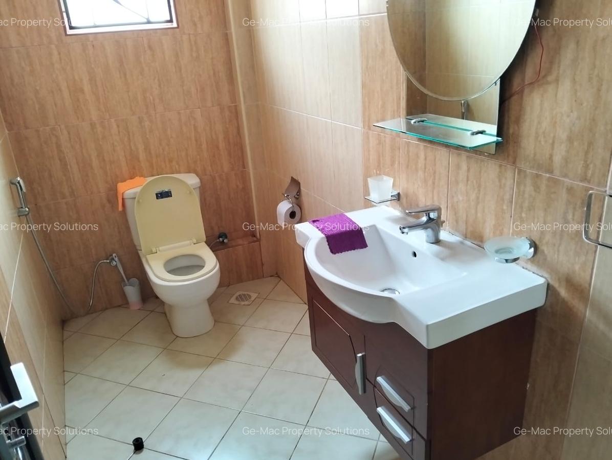 5 Bed House with En Suite in Lavington - 19