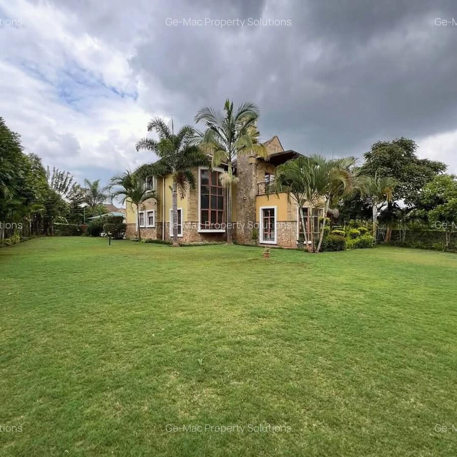 5 Bed House with En Suite in Runda - 1