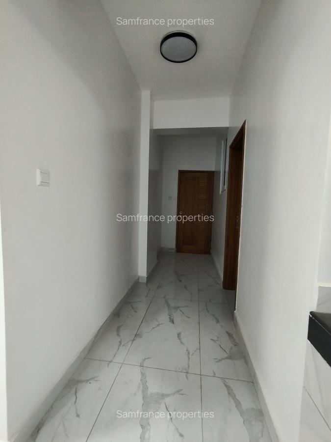 Serviced 2 Bed Apartment with En Suite at Links Road - 5