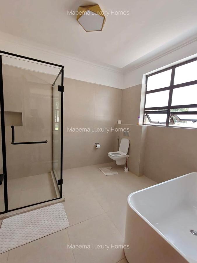 5 Bed House with En Suite at Windy Ridge - 9