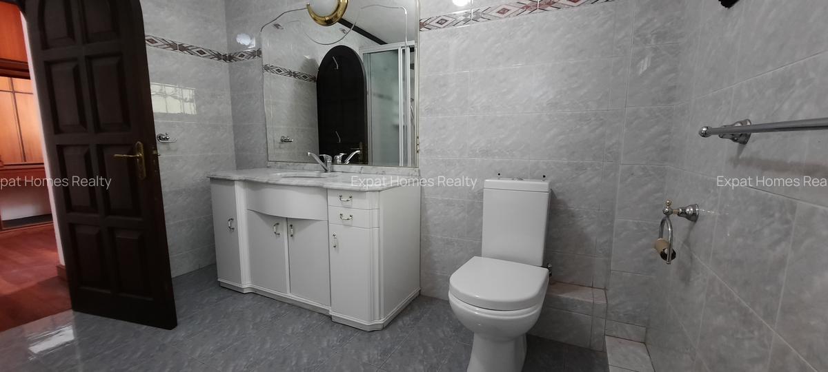 4 Bed Villa with En Suite in Lavington - 10