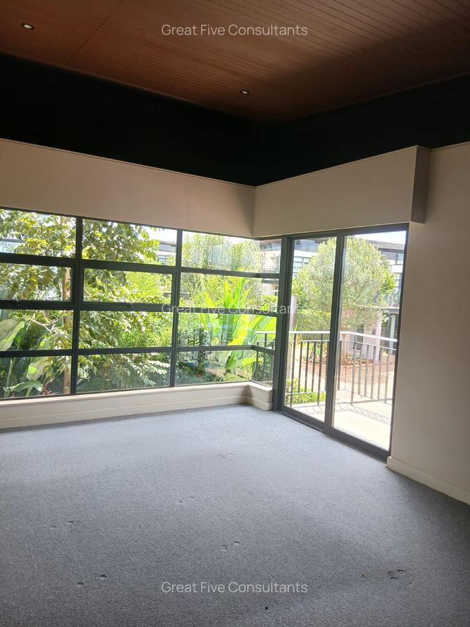 5 Bed House with En Suite in Runda - 13