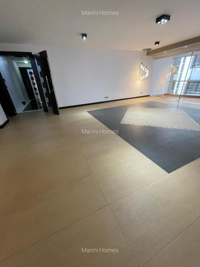 3 Bed Apartment with En Suite in Riverside - 6