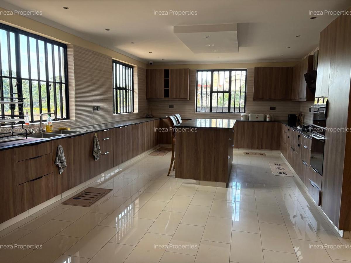 5 Bed Apartment with Garden in Nyari - 6