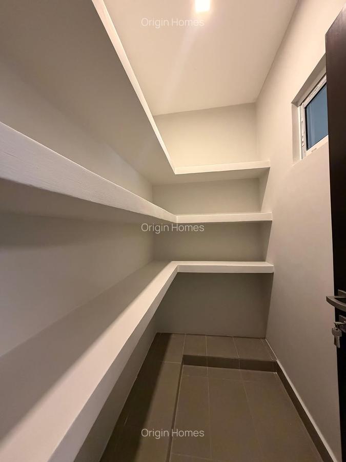 3 Bed Apartment with En Suite at Riverside Drive - 12