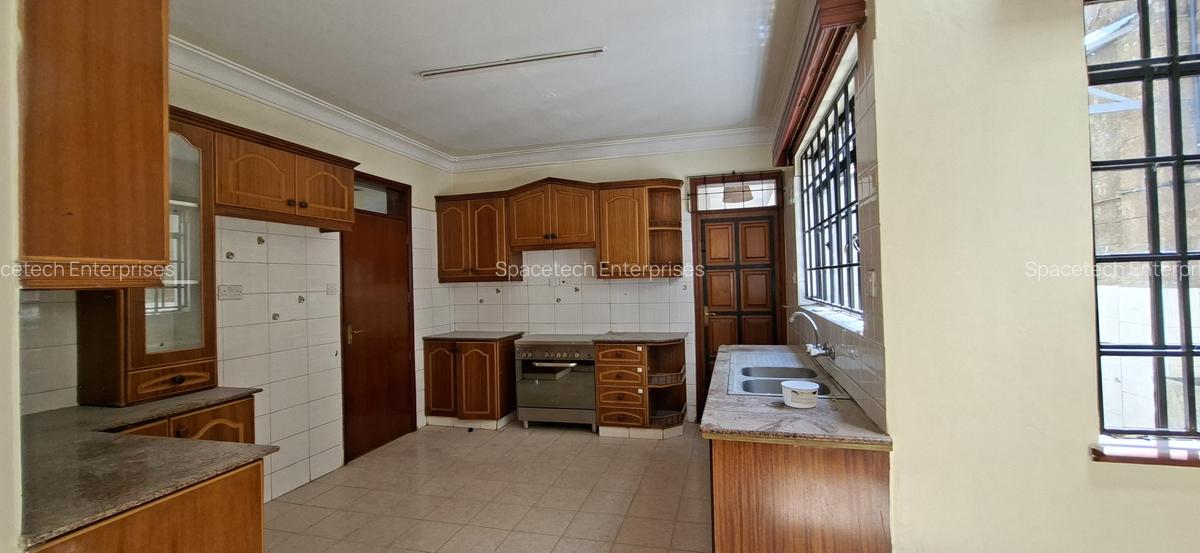 4 Bed Townhouse with En Suite in Kileleshwa - 13
