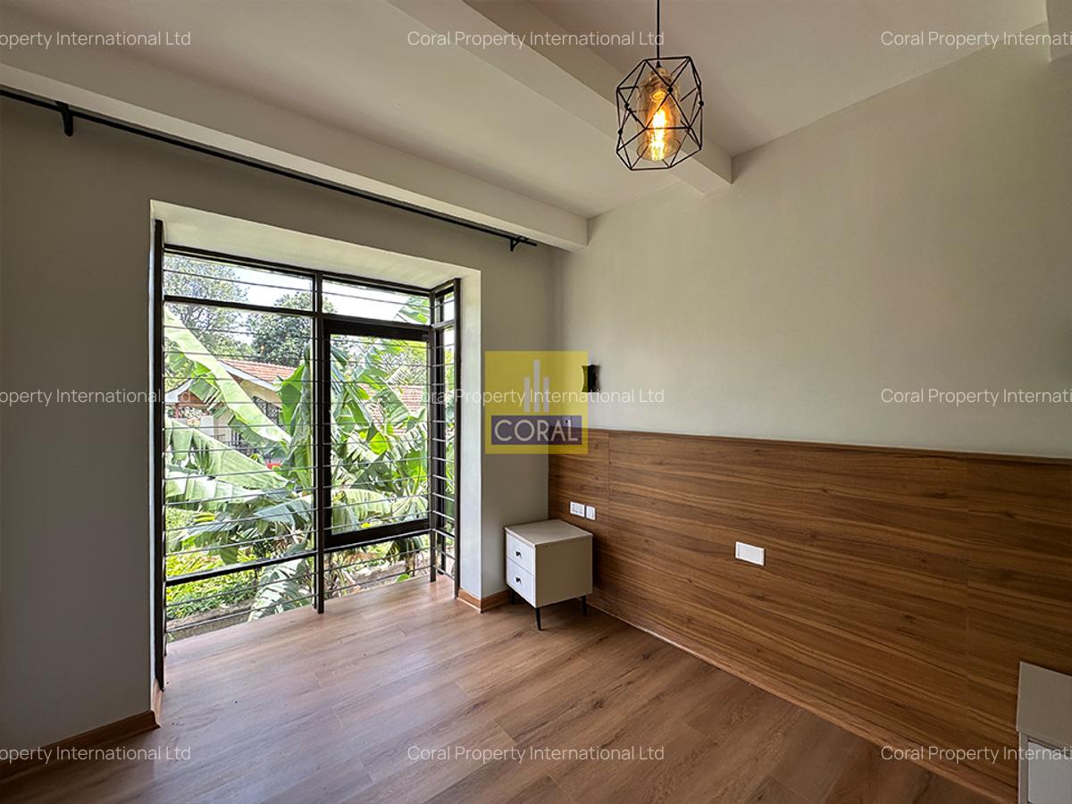 2 Bed Apartment in Ridgeways - 12