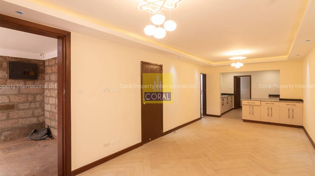 4 Bed Townhouse in Parklands - 9