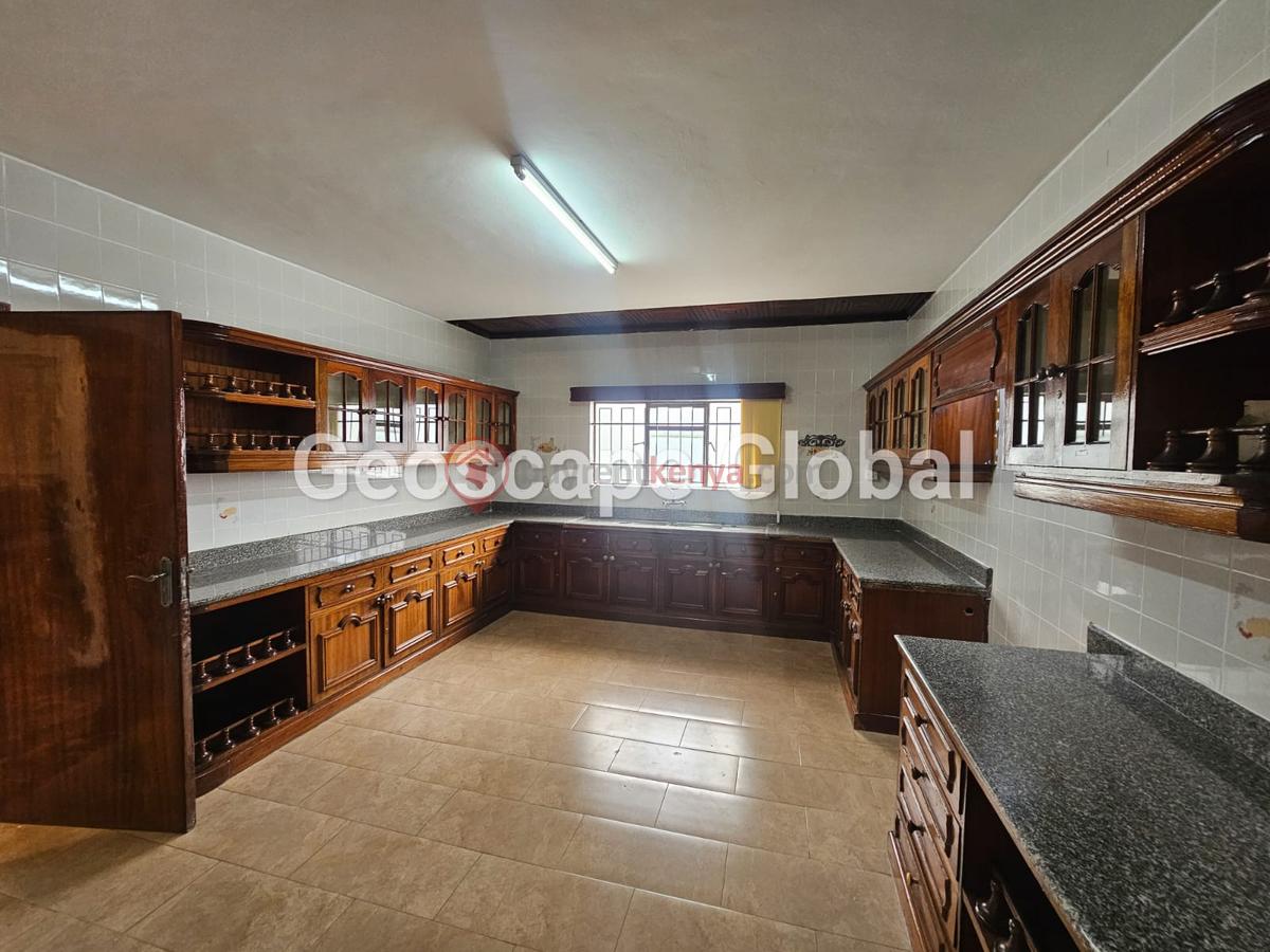 4 Bed Townhouse with En Suite in Spring Valley - 9