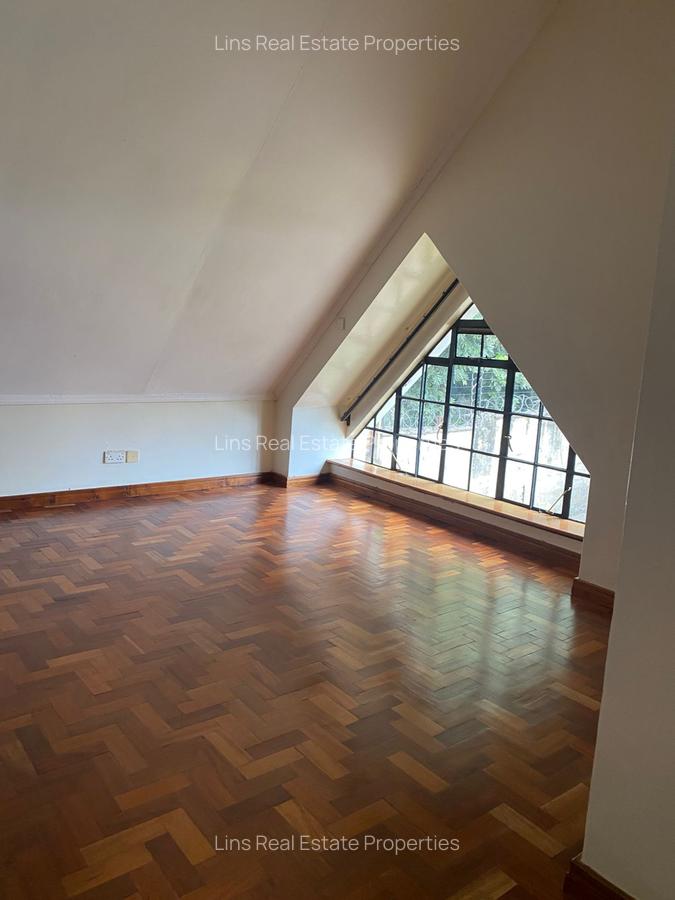 4 Bed Townhouse with En Suite in Westlands Area - 20