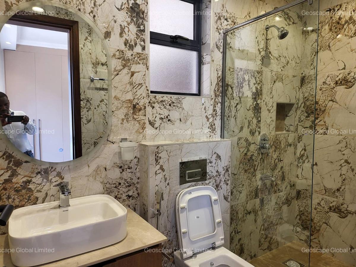 2 Bed Apartment with En Suite in Brookside - 6