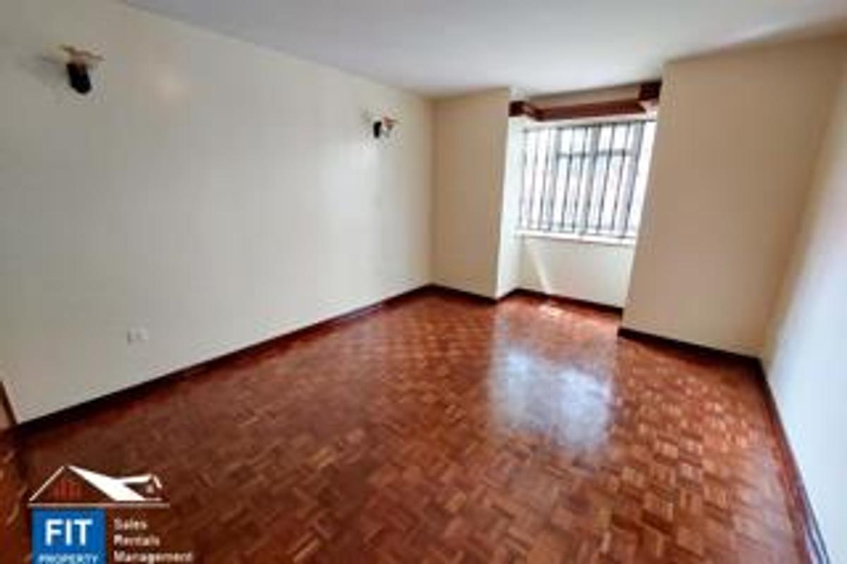 5 Bed Townhouse with En Suite at Lavington Green - 11