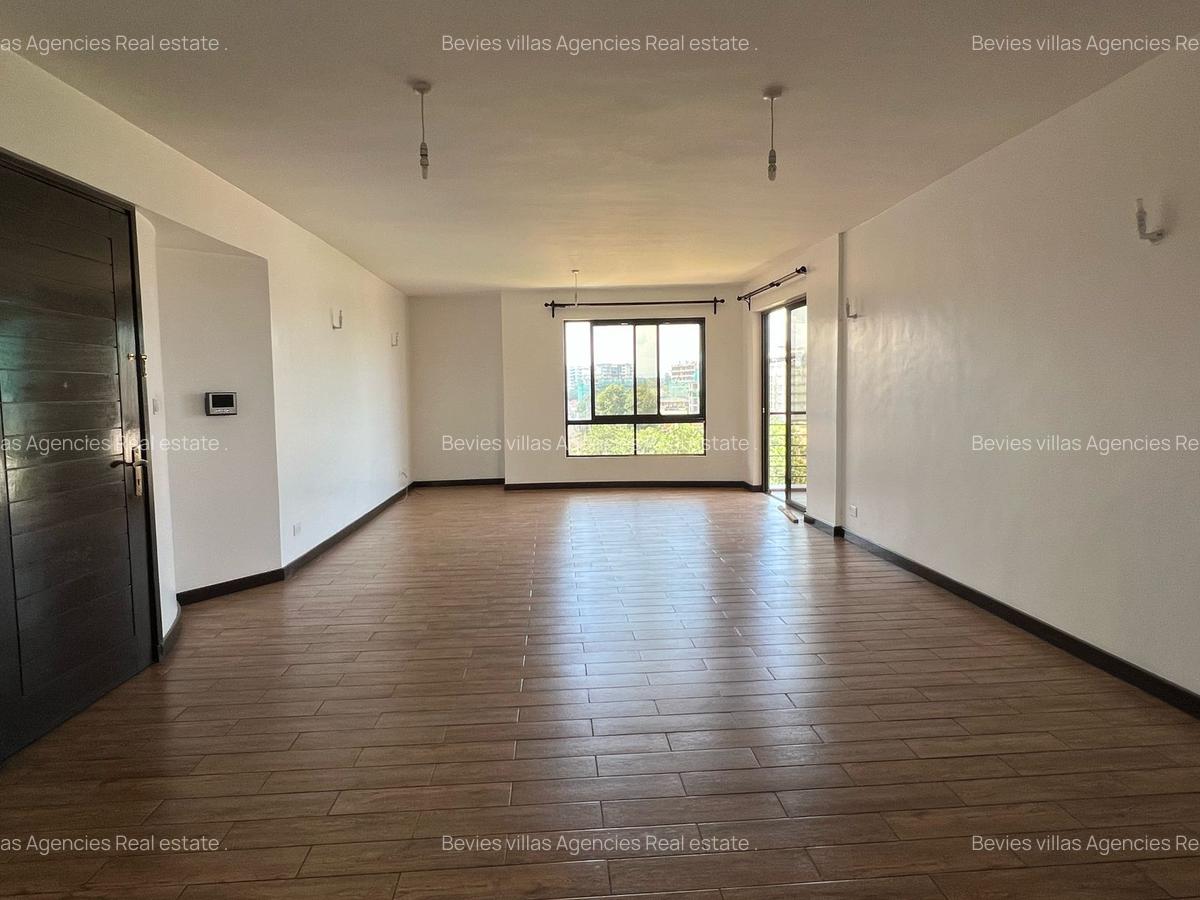 3 Bed Apartment with En Suite at Parklands - 5