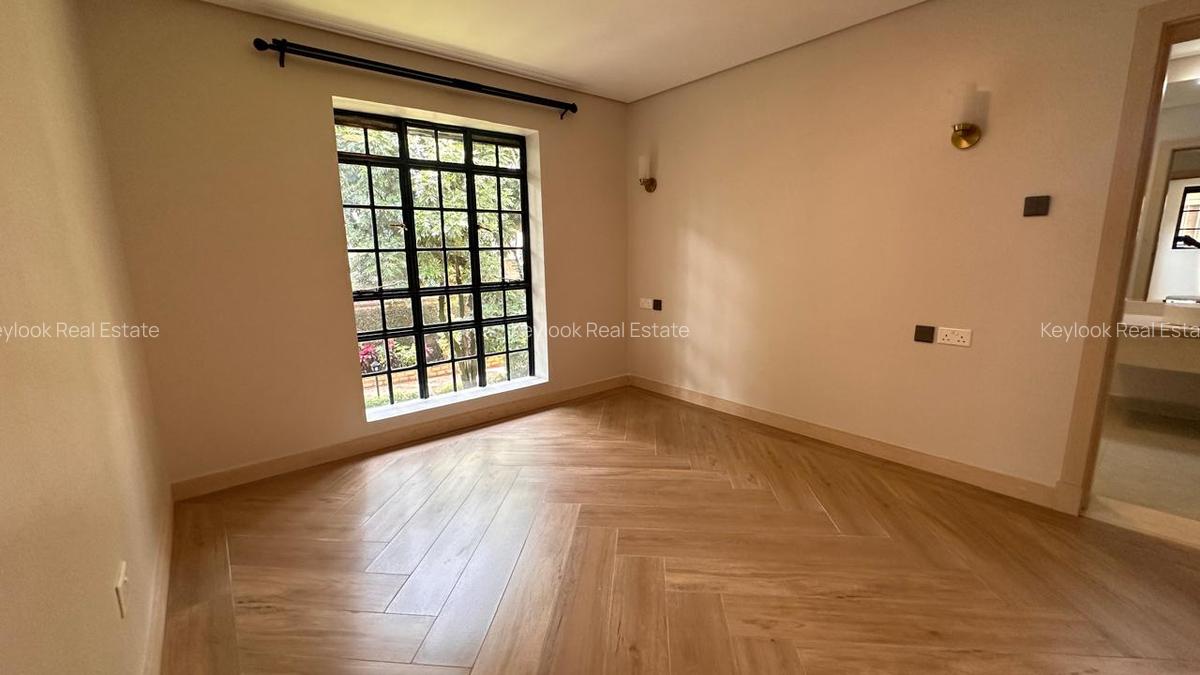 6 Bed Townhouse with En Suite at Lavington Green - 5