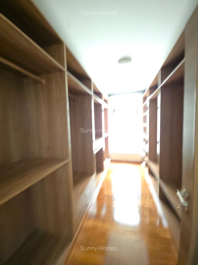 5 Bed Townhouse with En Suite at Lavington Green - 6