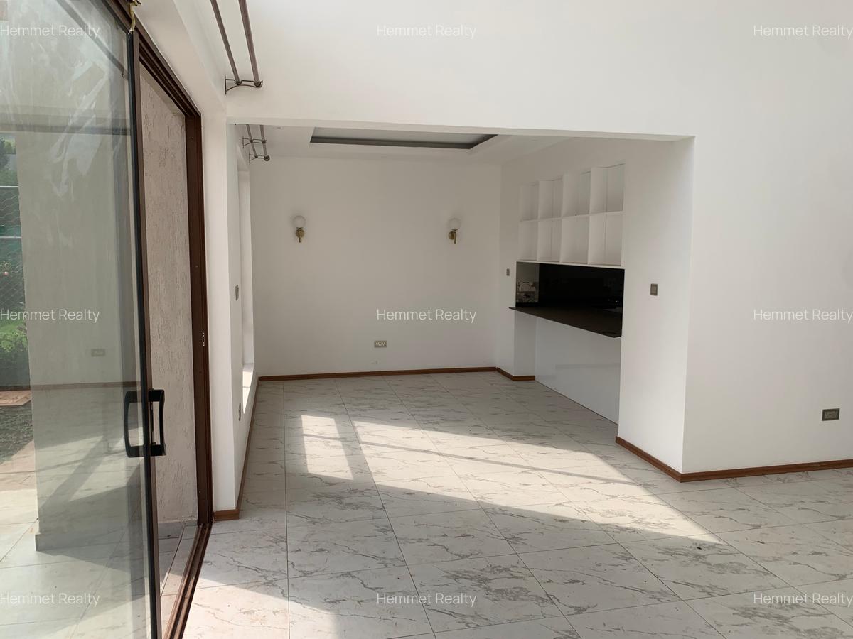 4 Bed Townhouse with En Suite in Runda - 3