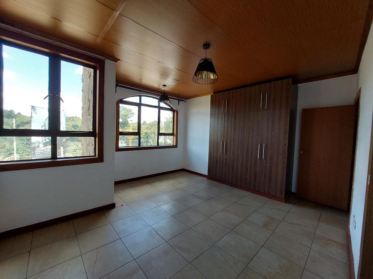 3 Bed Apartment with En Suite at Arboretum Minor - 10