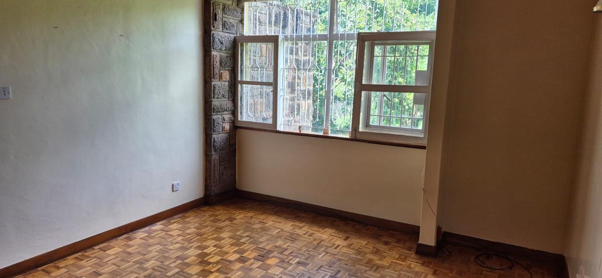 4 Bed House with En Suite in Loresho - 9
