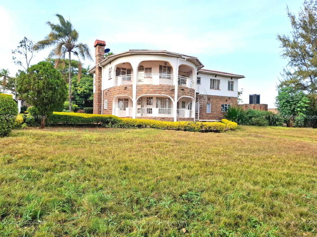 6 Bed House at Ridgeways Drive - 1