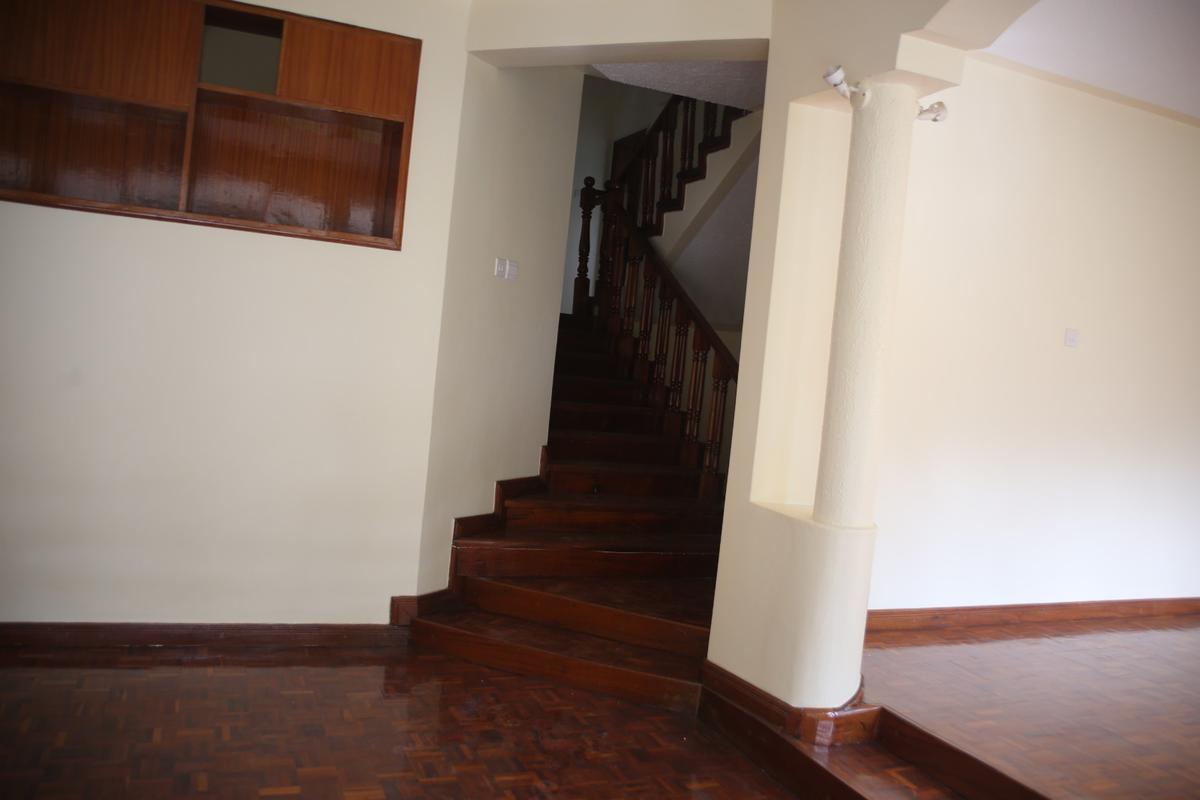 4 Bed Townhouse with En Suite in Lavington - 13