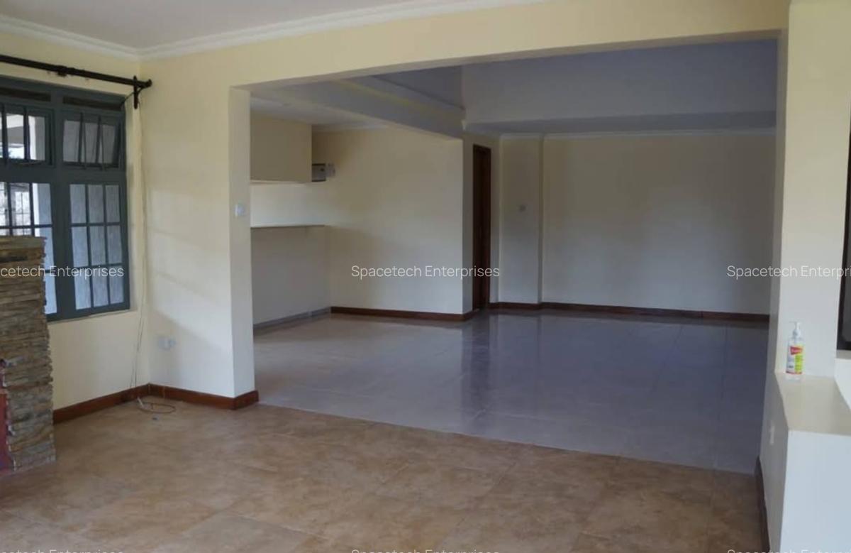 3 Bed House with En Suite in Nyari - 3