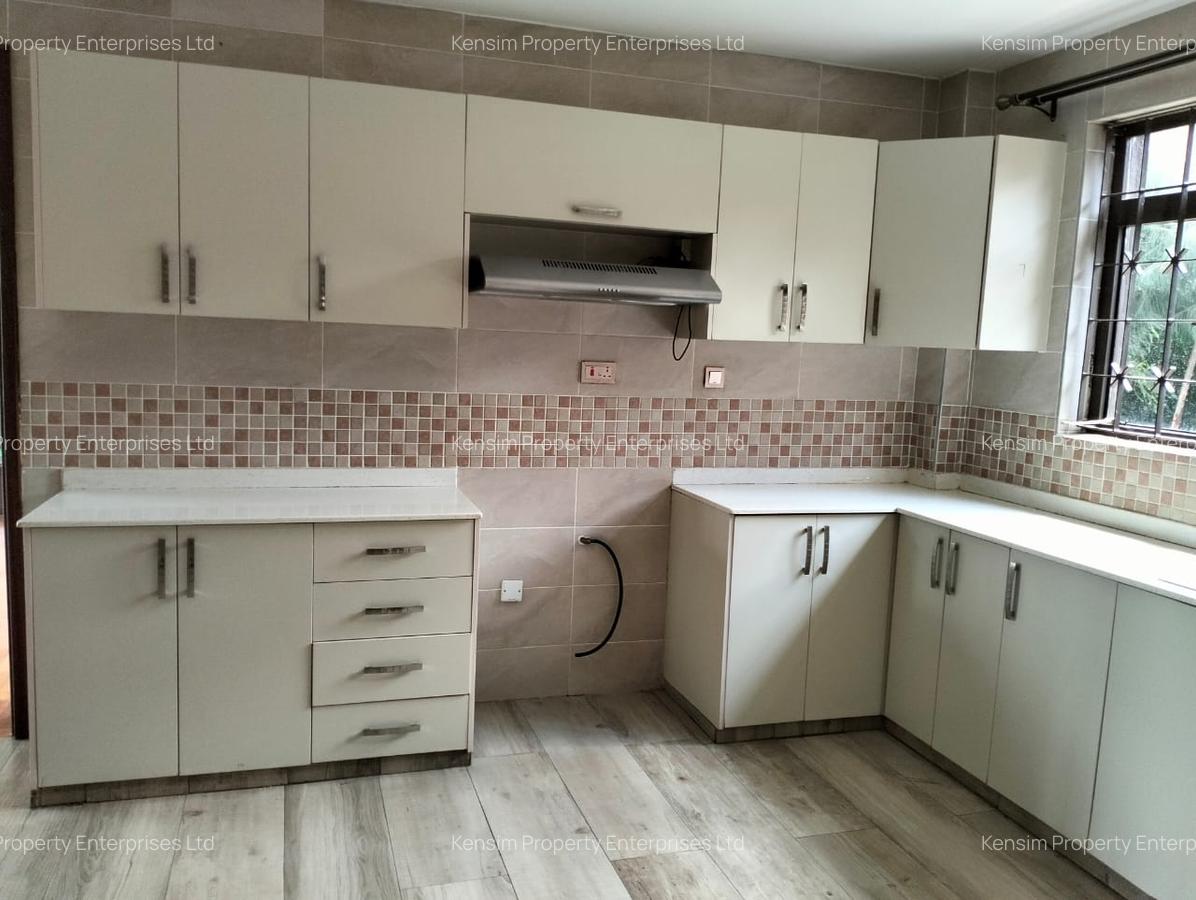 5 Bed Townhouse with En Suite in Runda - 2