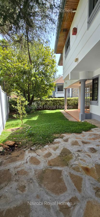 4 Bed Townhouse with En Suite at Lavington Green - 6