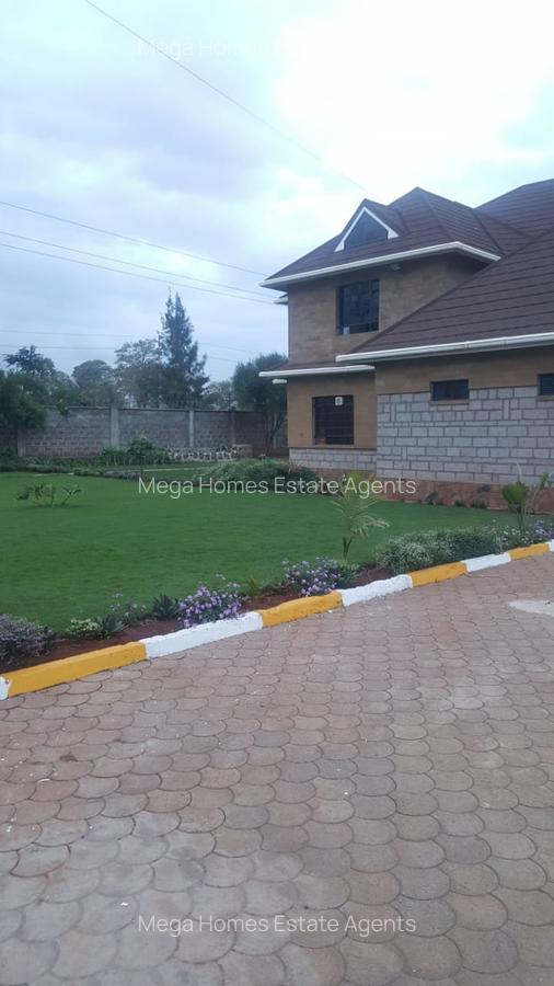 5 Bed House with En Suite in Garden Estate - 6