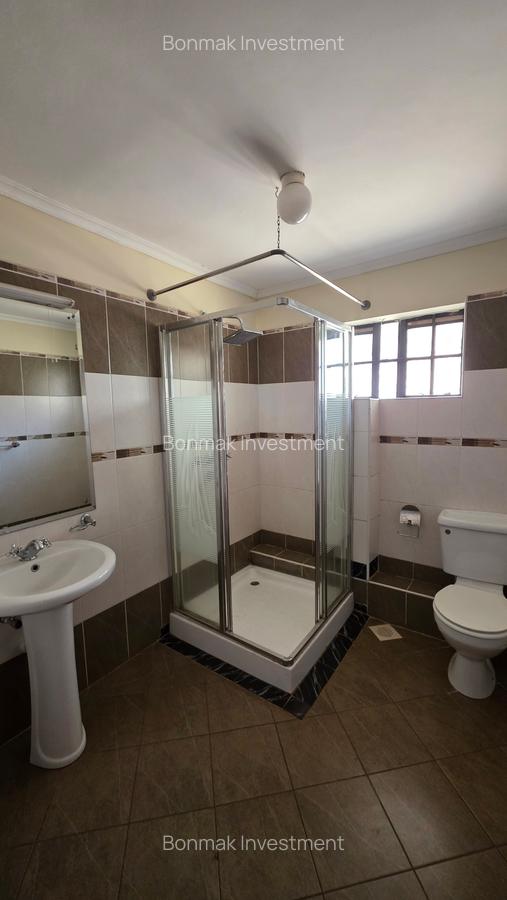 4 Bed Townhouse with En Suite at Nairobi. - 13