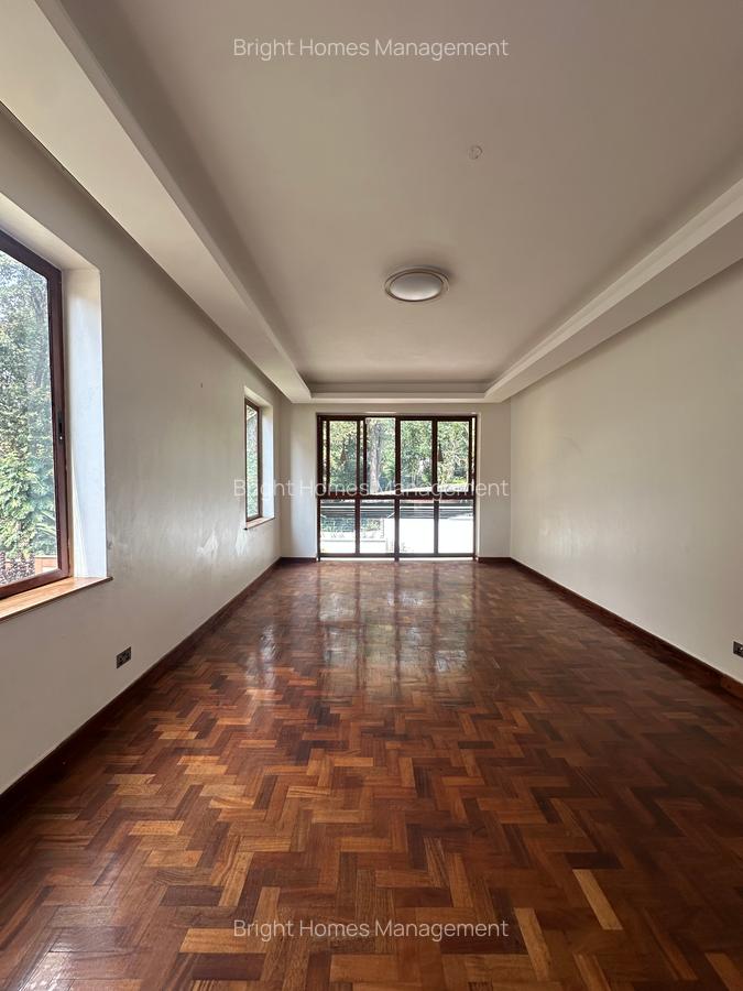 5 Bed Townhouse with En Suite in Lavington - 18