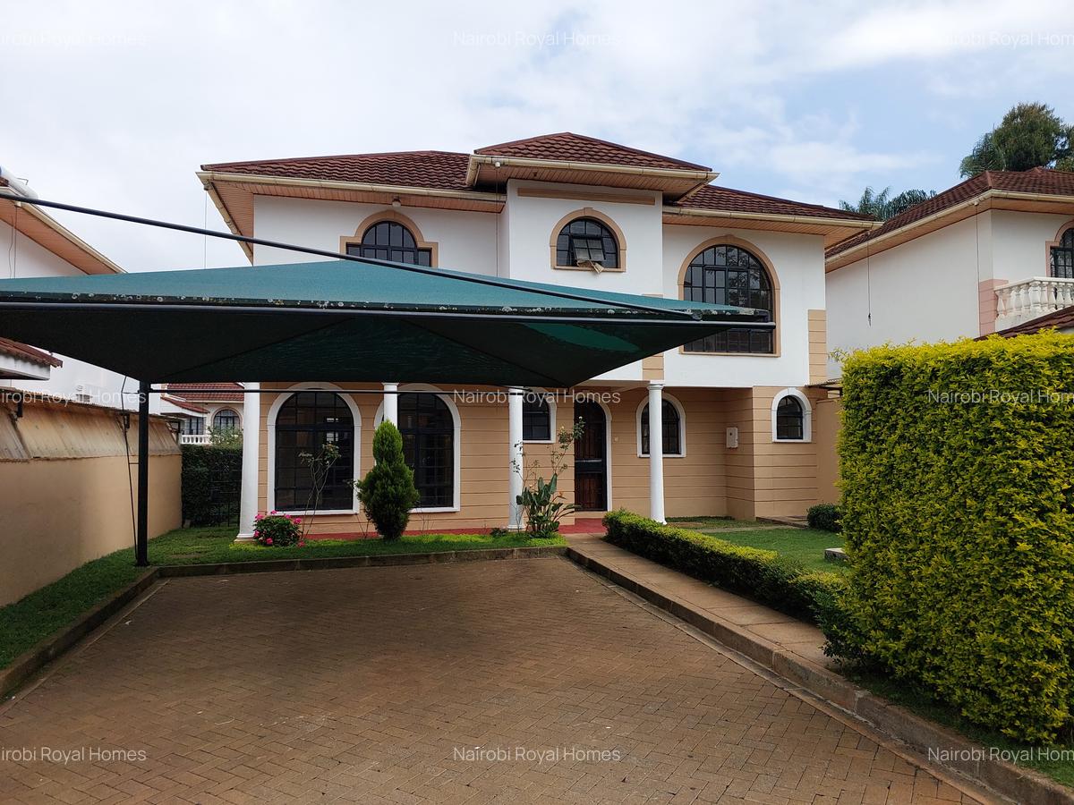 4 Bed House with En Suite at Meadows - 1