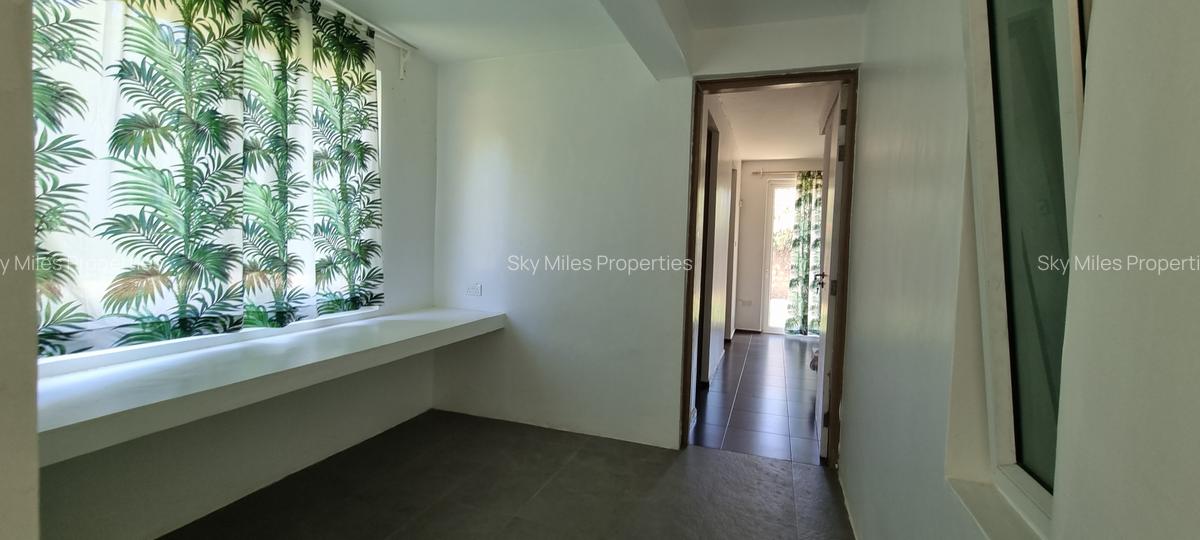 3 Bed Villa with En Suite at Aloo Drive - 15